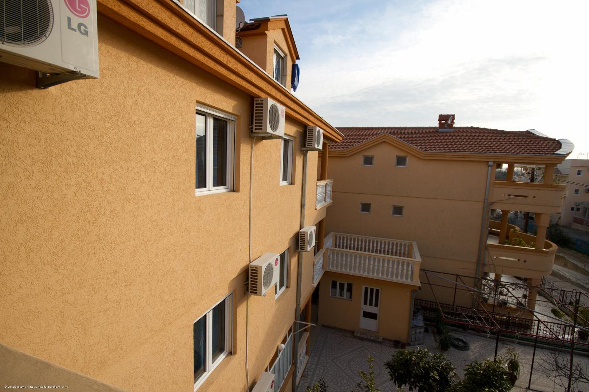 Apartments Dalila Ulcinj Exterior foto